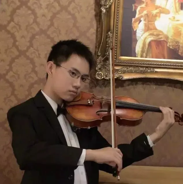 音乐神童韩何荣嘉演奏Khachaturian小提琴协奏曲